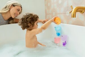 Munchkin Falls™ Bath Toy 
 - Munchkin